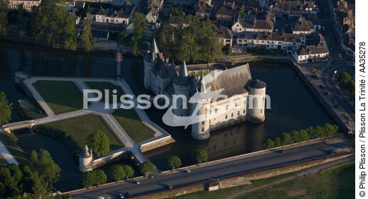 Sully sur Loire castle - © Philip Plisson / Plisson La Trinité / AA35278 - Photo Galleries - Town (45)