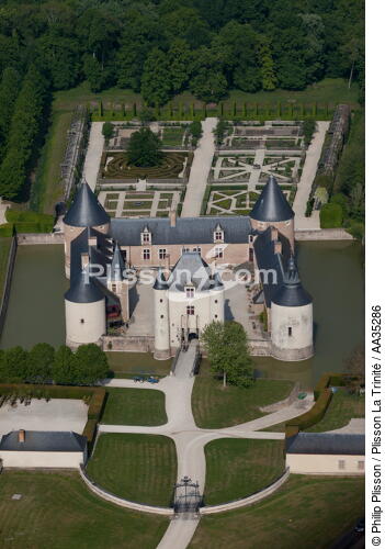 Le château de Chamerolles - © Philip Plisson / Plisson La Trinité / AA35286 - Nos reportages photos - Ville (45)