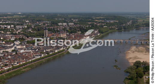 Gien et son château - © Philip Plisson / Plisson La Trinité / AA35304 - Nos reportages photos - Loire [la]