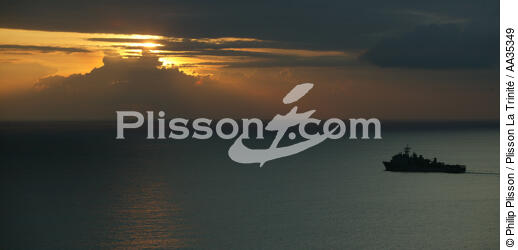 sunset - © Philip Plisson / Plisson La Trinité / AA35349 - Photo Galleries - Latouche-Tréville