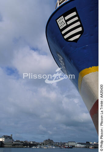 Bateau de pêche en réparation à Concarneau - © Philip Plisson / Plisson La Trinité / AA35430 - Nos reportages photos - Pêche