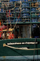 Bateau de pêche dans le port de Roscoff © Philip Plisson / Plisson La Trinité / AA35459 - Nos reportages photos - Casier