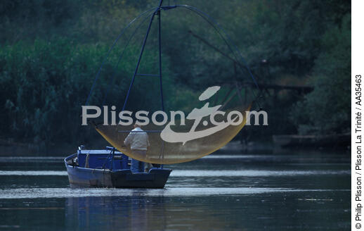 Pêche au carrelet sur la Loire - © Philip Plisson / Plisson La Trinité / AA35463 - Nos reportages photos - Hydrologie