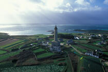 Lighthouse on the island of Batz © Philip Plisson / Plisson La Trinité / AA35495 - Photo Galleries - Lighthouse