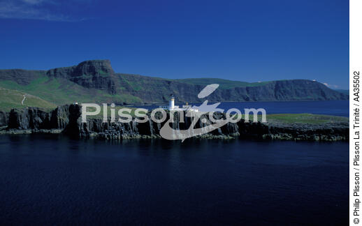 Neist Point lighthouse on the Isle of Skye in Scotland - © Philip Plisson / Plisson La Trinité / AA35502 - Photo Galleries - Island [Scot]