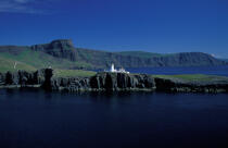 Neist Point lighthouse on the Isle of Skye in Scotland © Philip Plisson / Plisson La Trinité / AA35502 - Photo Galleries - Skye [Isle of]