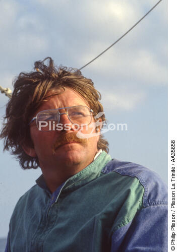 Gilles Gahinet, vainqueur de la Transat en double 1979 avec Eugène Riguidel sur VSD - © Philip Plisson / Plisson La Trinité / AA35658 - Nos reportages photos - Course au large