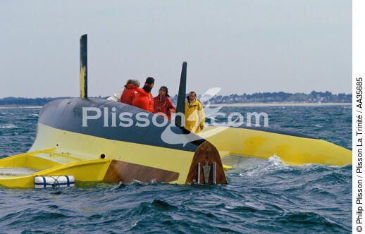 Capsizing-for Lejaby Rasurel Multihull Trophy during the 1984 Bay of Quiberon [AT] - © Philip Plisson / Plisson La Trinité / AA35685 - Photo Galleries - Sailing Race