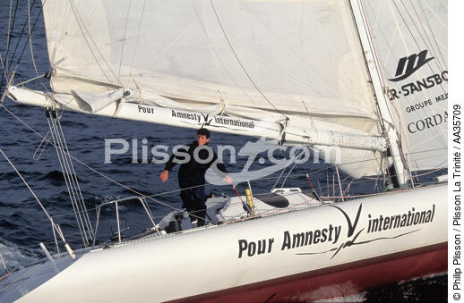 Thierry Dubois Amnesty International - © Philip Plisson / Plisson La Trinité / AA35709 - Photo Galleries - Maxi-monohull Racing Yacht
