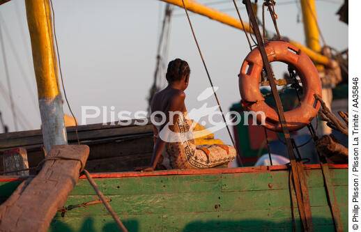 Port de Majunga, côtes Nord Ouest de Madagascar. - © Philip Plisson / Plisson La Trinité / AA35846 - Nos reportages photos - Monocoque