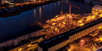 Le port de Lorient de nuit © Philip Plisson / Plisson La Trinité / AA35915 - Nos reportages photos - Environnement
