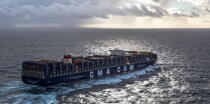 The container ship Marco Polo © Philip Plisson / Plisson La Trinité / AA35924 - Photo Galleries - Containership