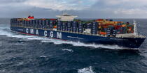 The container ship Marco Polo © Philip Plisson / Plisson La Trinité / AA35925 - Photo Galleries - Containerships, the excess
