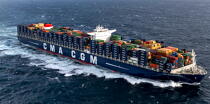 The container ship Marco Polo © Philip Plisson / Plisson La Trinité / AA35930 - Photo Galleries - Containerships, the excess