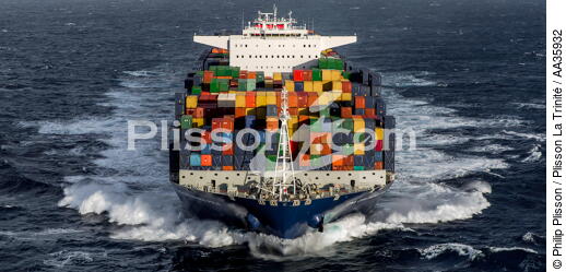 The container ship Marco Polo - © Philip Plisson / Plisson La Trinité / AA35932 - Photo Galleries - Containerships, the excess