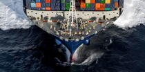 The container ship Marco Polo © Philip Plisson / Plisson La Trinité / AA35933 - Photo Galleries - Finistère
