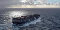 The container ship Marco Polo © Philip Plisson / Plisson La Trinité / AA35940 - Photo Galleries - Aerial shot