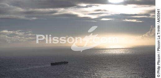 Le porte conteneur Marco Polo - © Philip Plisson / Plisson La Trinité / AA35941 - Nos reportages photos - Le CMA CGM Marco Polo