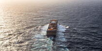 The container ship Marco Polo © Philip Plisson / Plisson La Trinité / AA35943 - Photo Galleries - Containership