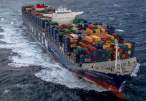The container door Marco Polo © Philip Plisson / Plisson La Trinité / AA35950 - Photo Galleries - Containerships, the excess