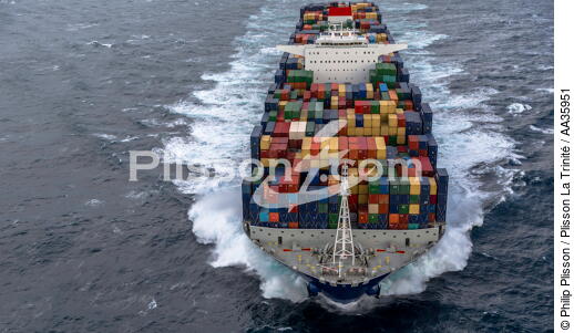Le Porte Conteneur Marco Polo - © Philip Plisson / Plisson La Trinité / AA35951 - Nos reportages photos - Transport maritime