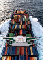 The container door Marco Polo © Philip Plisson / Plisson La Trinité / AA35956 - Photo Galleries - Containership