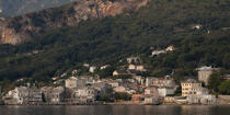 Cap Corse, côte Est © Philip Plisson / Plisson La Trinité / AA36138 - Nos reportages photos - Maison