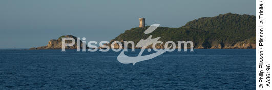 Corse Sud Est - © Philip Plisson / Plisson La Trinité / AA36196 - Nos reportages photos - De Bastia au golfe de Santa Manza
