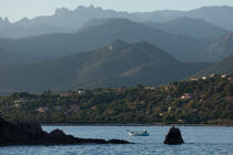 Corsica South East © Philip Plisson / Plisson La Trinité / AA36209 - Photo Galleries - Fishing vessel