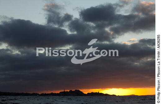 Lavezzi island,Corsica - © Philip Plisson / Plisson La Trinité / AA36285 - Photo Galleries - Sun