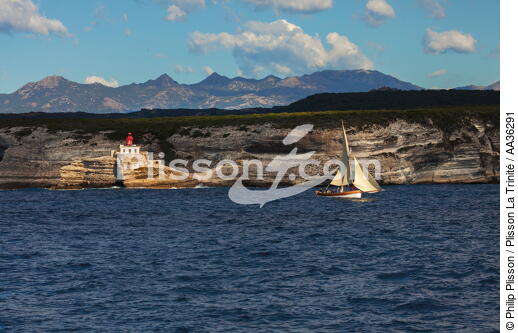 Bonifacio, Corse - © Philip Plisson / Plisson La Trinité / AA36291 - Nos reportages photos - Des îles Lavezzi à Poticcio