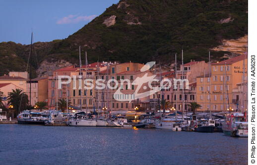 Bonifacio,Corsica - © Philip Plisson / Plisson La Trinité / AA36293 - Photo Galleries - Town [Corsica]