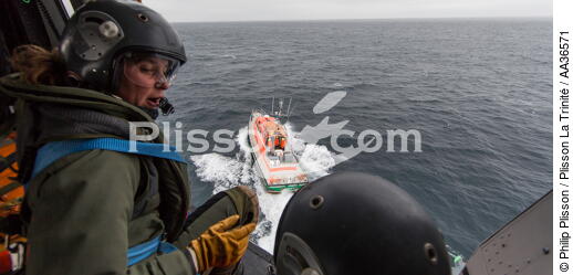 La flottille 33F - © Philip Plisson / Plisson La Trinité / AA36571 - Photo Galleries - Lifesaving at sea