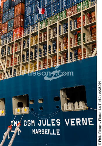 CMA CGM Jules Verne - © Philip Plisson / Plisson La Trinité / AA36994 - Nos reportages photos - Marseille