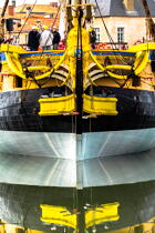 La pose de la mâture de l'Hermione à rochefort © Philip Plisson / Plisson La Trinité / AA37010 - Nos reportages photos - Elément d'un bateau