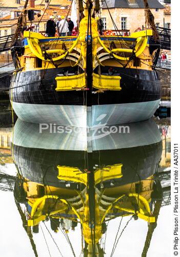 La pose de la mâture de l'Hermione à rochefort - © Philip Plisson / Plisson La Trinité / AA37011 - Nos reportages photos - Elément d'un bateau