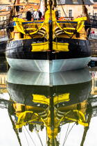 La pose de la mâture de l'Hermione à rochefort © Philip Plisson / Plisson La Trinité / AA37011 - Nos reportages photos - Elément d'un bateau