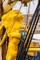 La pose de la mâture de l'Hermione à rochefort © Philip Plisson / Plisson La Trinité / AA37012 - Nos reportages photos - Elément d'un bateau