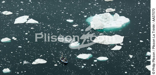 Late summer on the west coast of Greenland [AT] - © Philip Plisson / Plisson La Trinité / AA37070 - Photo Galleries - Iceberg