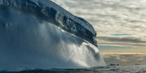 Fin d'été sur la côte ouest du Groenland © Philip Plisson / Plisson La Trinité / AA37078 - Nos reportages photos - Iceberg