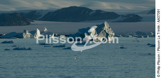 Late summer on the west coast of Greenland [AT] - © Philip Plisson / Plisson La Trinité / AA37091 - Photo Galleries - Ice