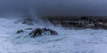 Storm Petra, Saint Guénolé,Brittany. © Philip Plisson / Plisson La Trinité / AA37141 - Photo Galleries - Sea