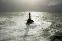 Petra stormon la Vieille lighthouse © Philip Plisson / Plisson La Trinité / AA37155 - Photo Galleries - Finistère