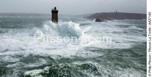 Petra stormon la Vieille lighthouse - © Philip Plisson / Plisson La Trinité / AA37160 - Photo Galleries - Storm at sea