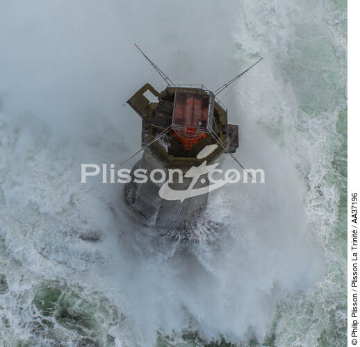 Tempête Petra sur le phare de Nividic - © Philip Plisson / Plisson La Trinité / AA37196 - Nos reportages photos - Mer