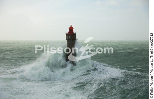 Phare de la Jument - © Philip Plisson / Plisson La Trinité / AA37212 - Nos reportages photos - Mer