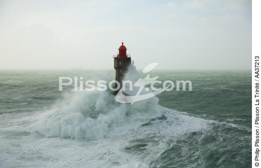 Phare de la Jument - © Philip Plisson / Plisson La Trinité / AA37213 - Nos reportages photos - Signalisation maritime