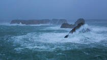 Les Tas de pois rocks © Philip Plisson / Plisson La Trinité / AA37218 - Photo Galleries - Storm at sea