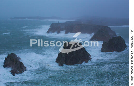 Les Tas de pois rocks - © Philip Plisson / Plisson La Trinité / AA37220 - Photo Galleries - Wave