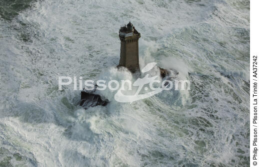 Petra Storm on La Vieille lighthouse - © Philip Plisson / Plisson La Trinité / AA37242 - Photo Galleries - Finistère